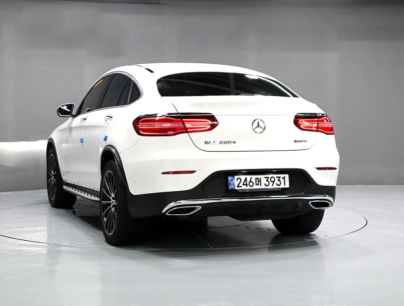 Mercedes-Benz GLC 220 COUPE/Пълна сервизна история !!!, снимка 4 - Автомобили и джипове - 53273902