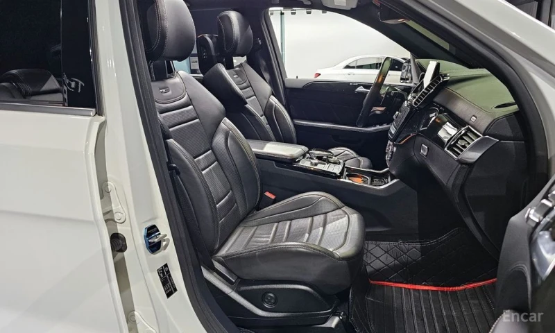 Mercedes-Benz GLE 63 AMG, снимка 10 - Автомобили и джипове - 53355208