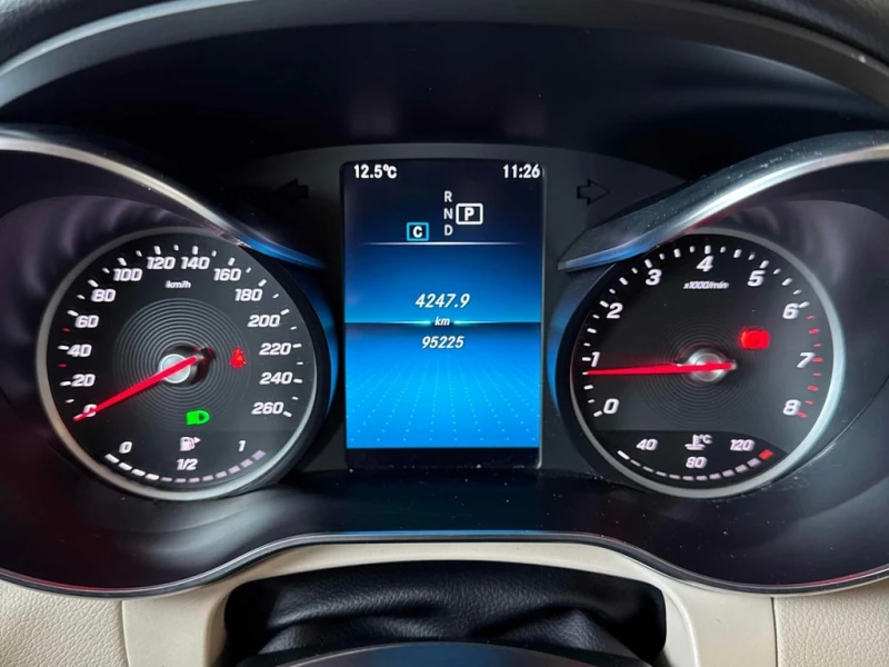 Mercedes-Benz GLC 300 4MATIC * ПАНОРАМА* ПОДГРЕВ НА ВОЛАНА И СЕДАЛКИТЕ* , снимка 8 - Автомобили и джипове - 53380069