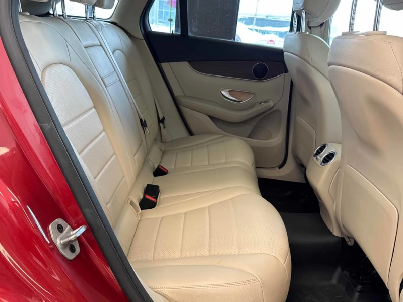 Mercedes-Benz GLC 300 4MATIC * ПАНОРАМА* ПОДГРЕВ НА ВОЛАНА И СЕДАЛКИТЕ* , снимка 11 - Автомобили и джипове - 53380069