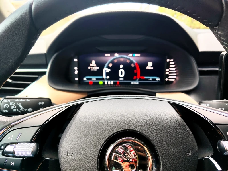 Skoda Kamiq Kamiq 1.5, DSG, снимка 8 - Автомобили и джипове - 53571305