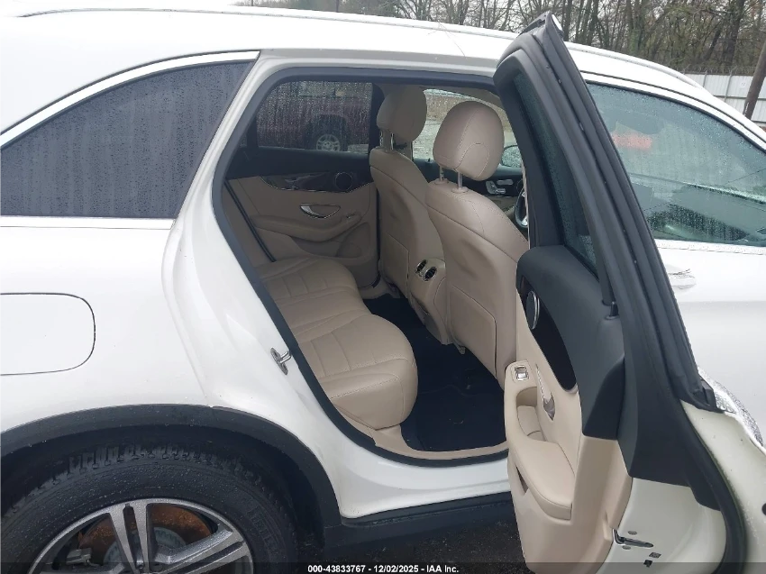 Mercedes-Benz GLC 300 DIGITAL* ПОДГРЕВ* М.ТОЧКА* 360* BAS PLUS* DISSTRON - изображение 9