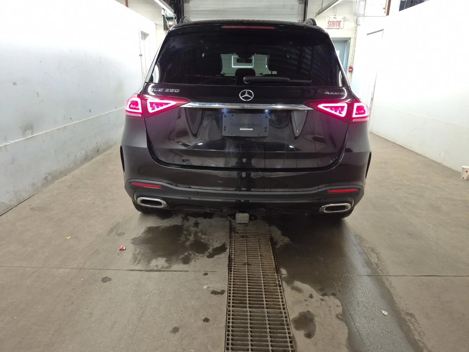 Mercedes-Benz GLE 350 * * CARFAX * * АВТО КРЕДИТ * * , снимка 5 - Автомобили и джипове - 54002077