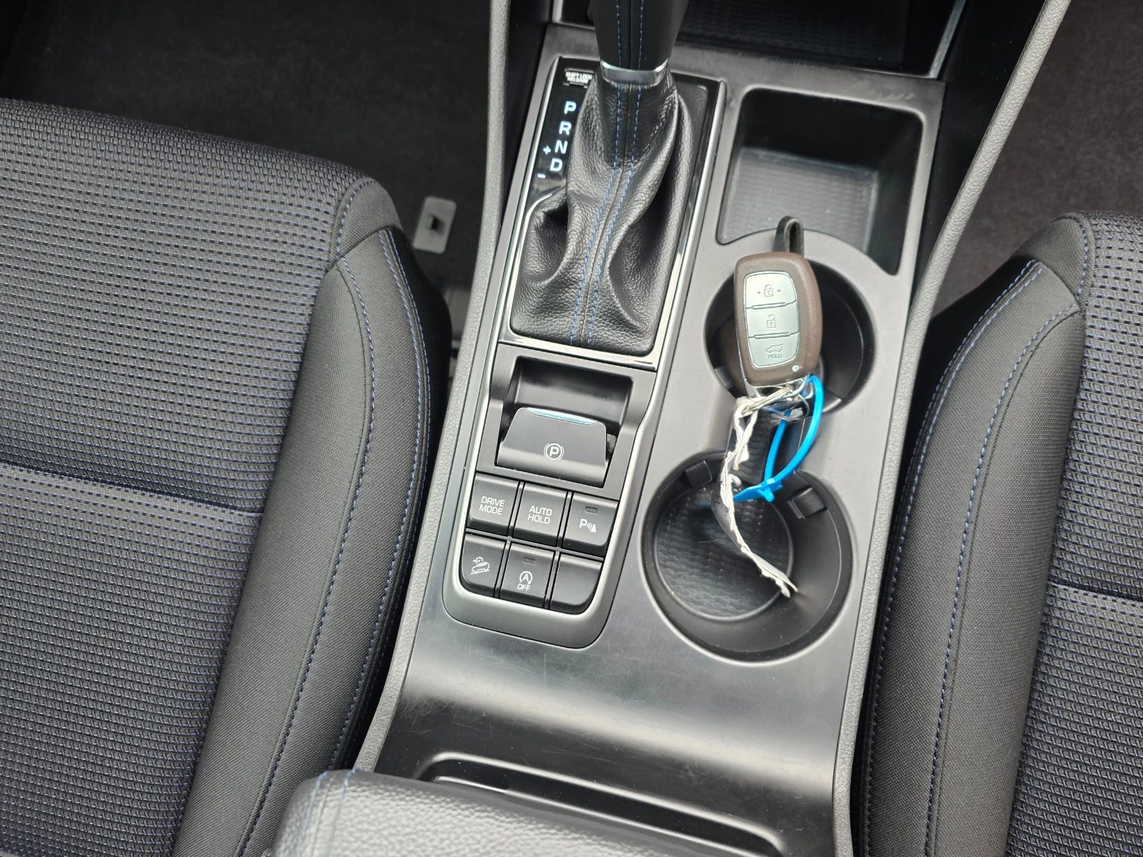 Hyundai Tucson 1.7CRDi-Automatic , снимка 9 - Автомобили и джипове - 54055446