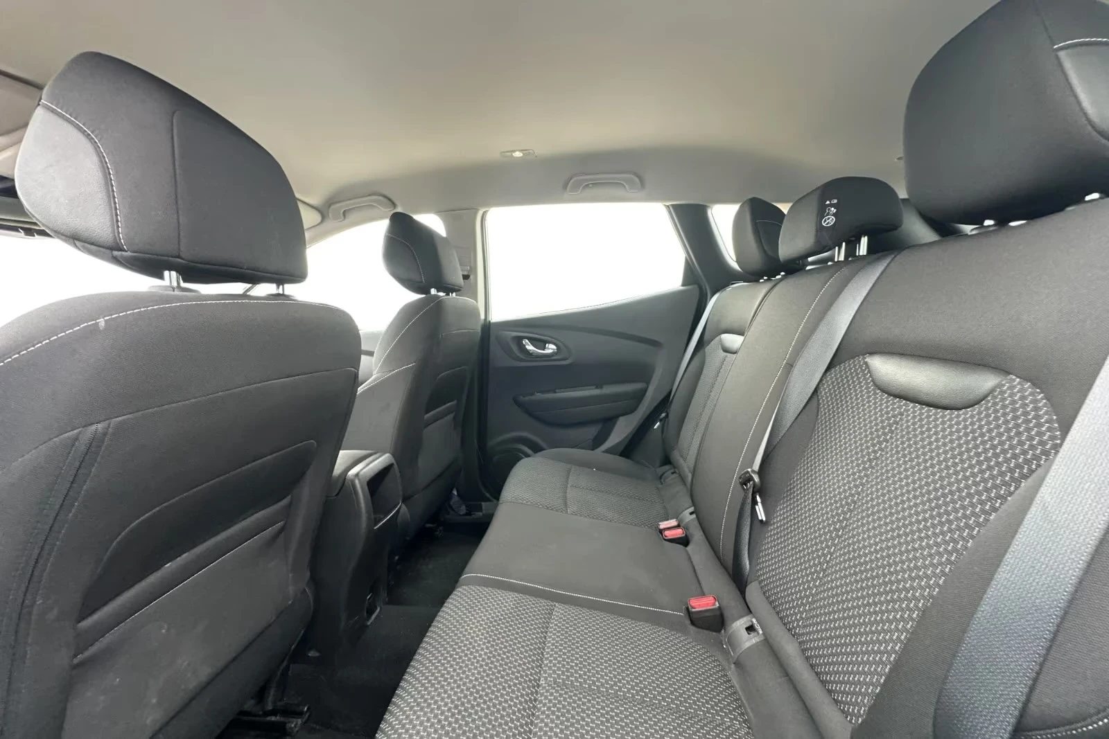 Renault Kadjar 1.5d aut. 110ps DK, снимка 12 - Автомобили и джипове - 54601176