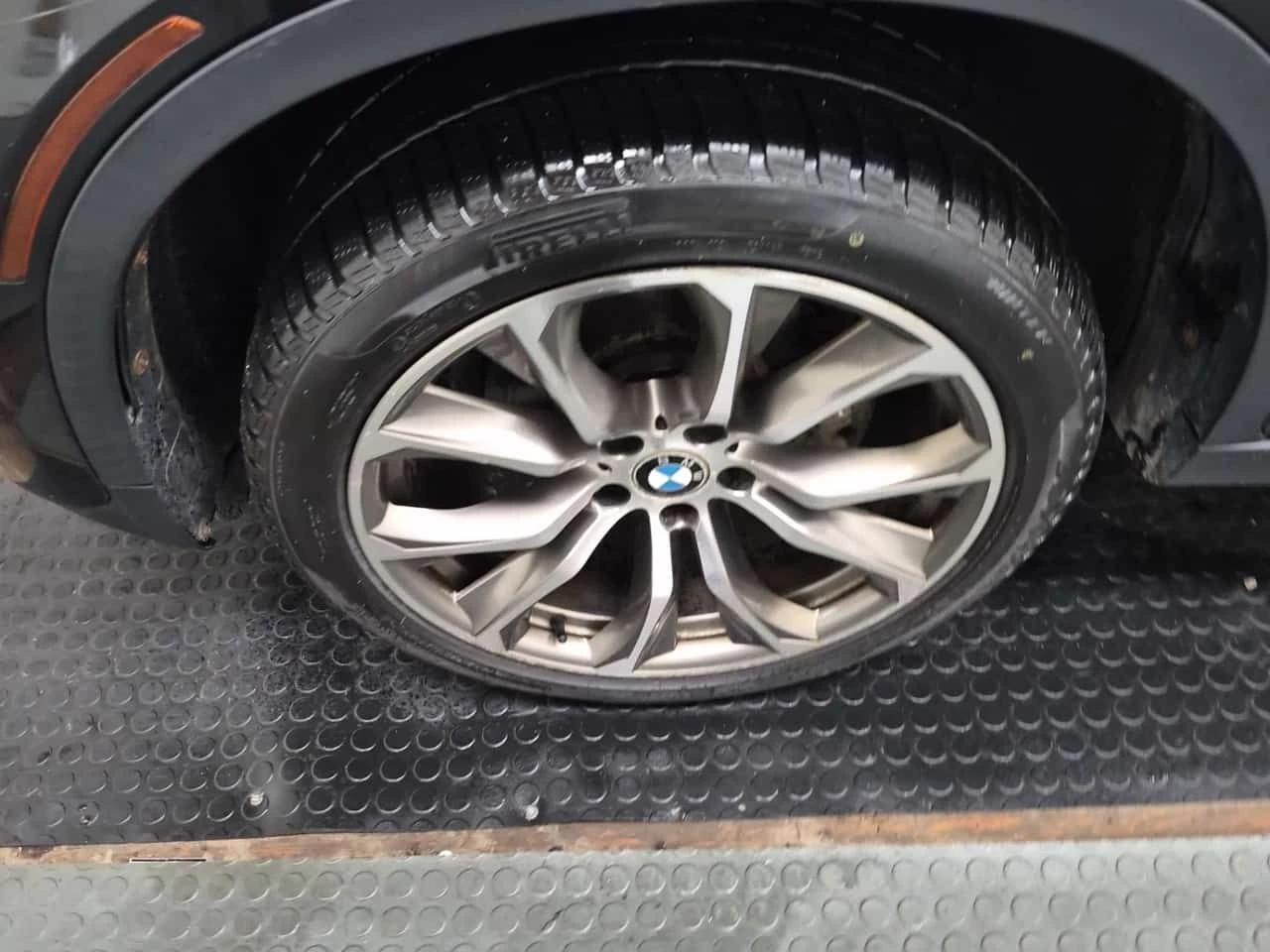BMW X6  XDRIVE35I | 360 | RED INT | H&K | PANO , снимка 5 - Автомобили и джипове - 54946166