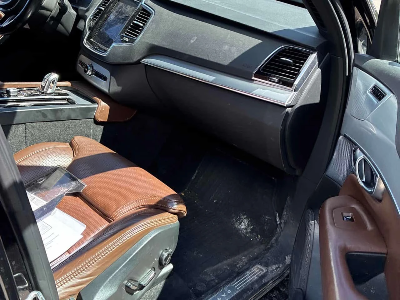 Volvo Xc90 * T8 eAWD Plug In Hybrid Momentum * CARFAX * , снимка 16 - Автомобили и джипове - 55015393