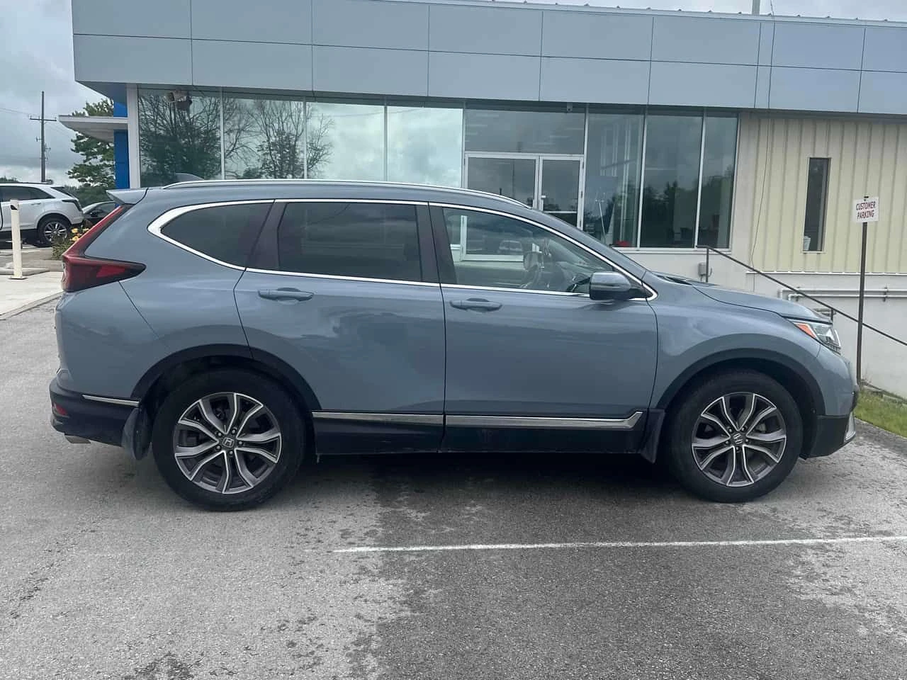Honda Cr-v Touring AWD | CARFAX | АВТОКРЕДИТ БЕЗ ПЪРВОНАЧАЛНА, снимка 4 - Автомобили и джипове - 55579787