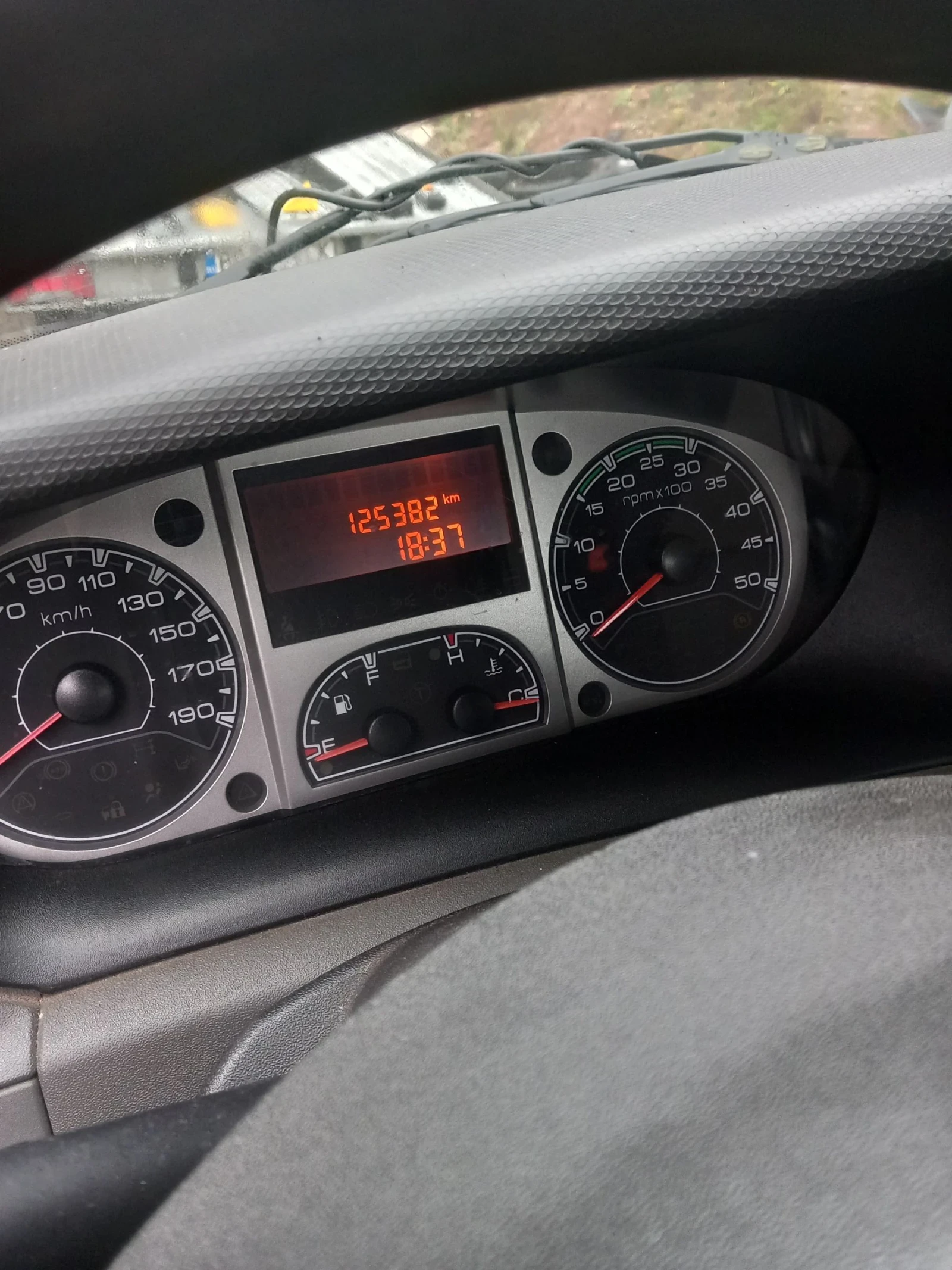 Iveco 35s11 2.3 - изображение 8