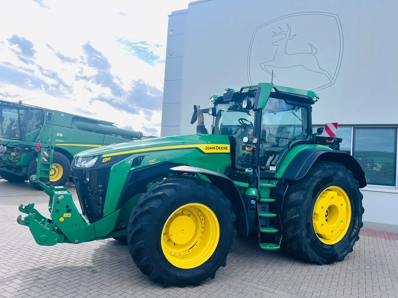 Трактор John Deere 8R 410 E-23 POWER SHIFT ЛИЗИНГ, снимка 3 - Селскостопанска техника - 55989268