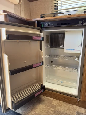 Каравана Burstner LUX - Отлично състояние !, снимка 9