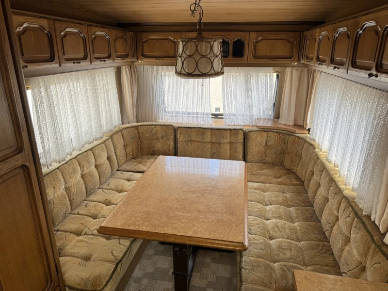 Каравана Burstner LUX, снимка 6 - Каравани и кемпери - 52449267