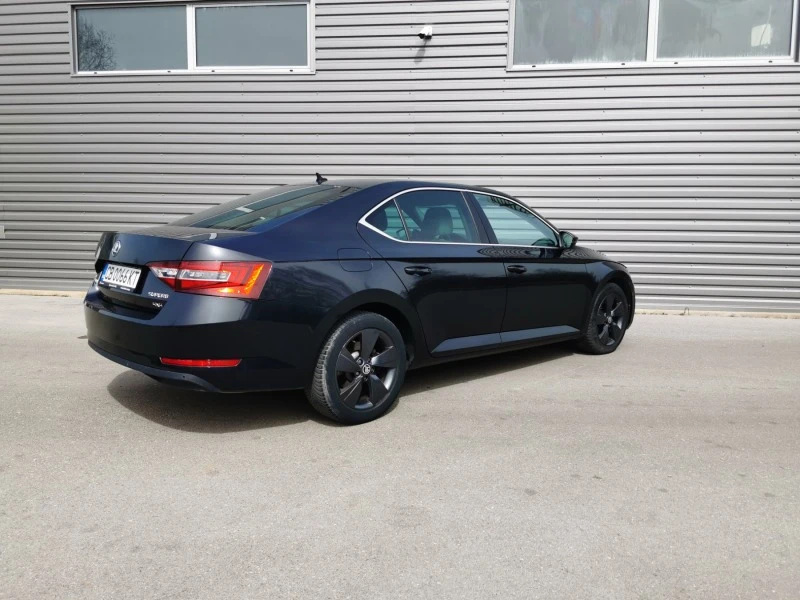 Skoda Superb 4x4 DSG, снимка 5 - Автомобили и джипове - 47220317