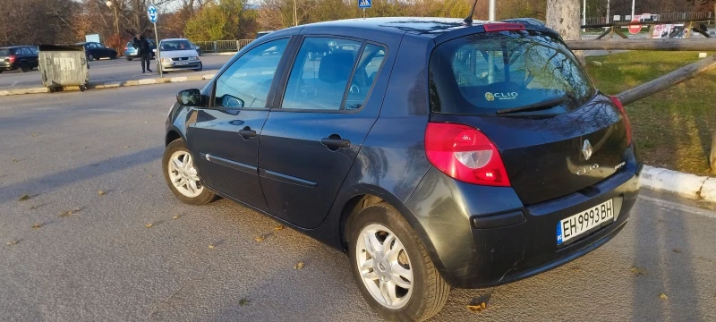 Renault Clio 1.5 dci, снимка 12 - Автомобили и джипове - 48342802