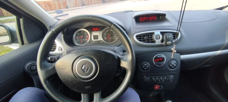 Renault Clio 1.5 dci, снимка 5 - Автомобили и джипове - 48342802