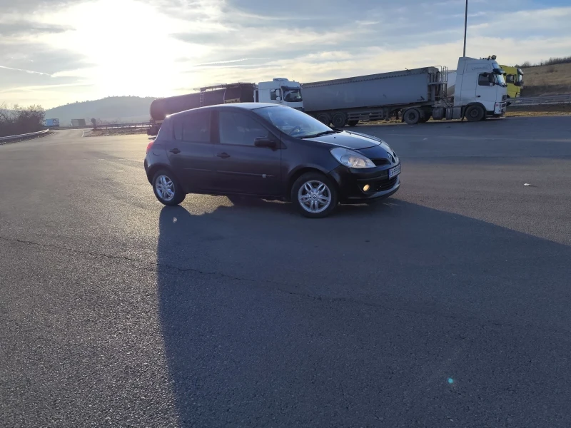 Renault Clio 1.5 dci, снимка 14 - Автомобили и джипове - 48342802