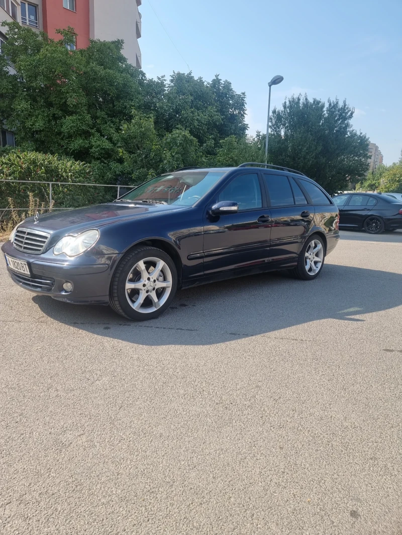 Mercedes-Benz C 220, снимка 4 - Автомобили и джипове - 48020632