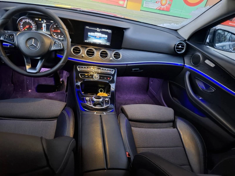 Mercedes-Benz E 220, снимка 9 - Автомобили и джипове - 52946295