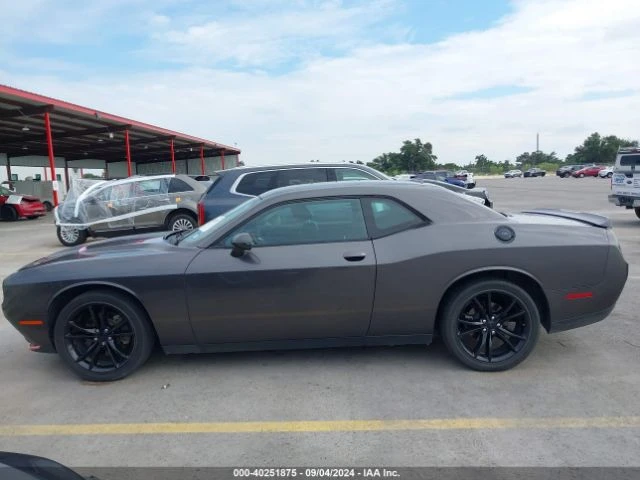 Dodge Challenger SXT PLUS, снимка 6 - Автомобили и джипове - 47410161