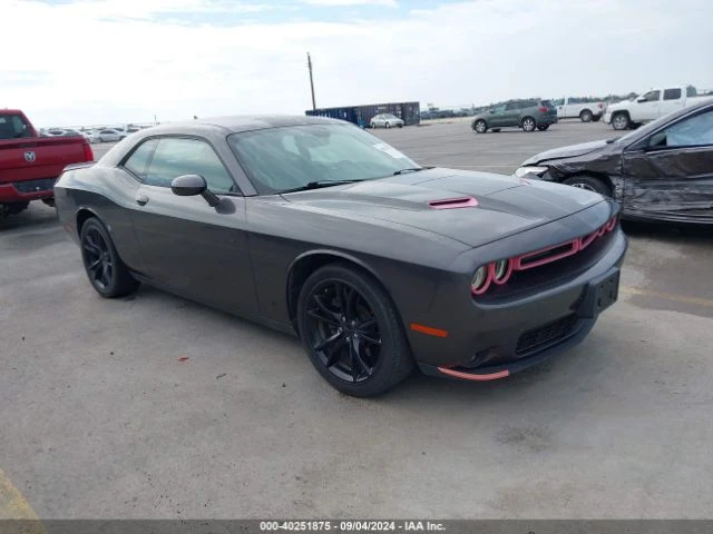 Dodge Challenger SXT PLUS, снимка 1 - Автомобили и джипове - 47410161