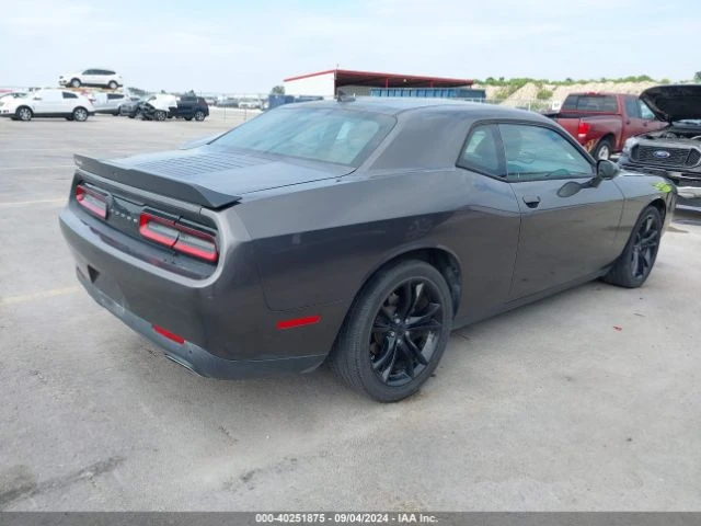 Dodge Challenger SXT PLUS, снимка 9 - Автомобили и джипове - 47410161