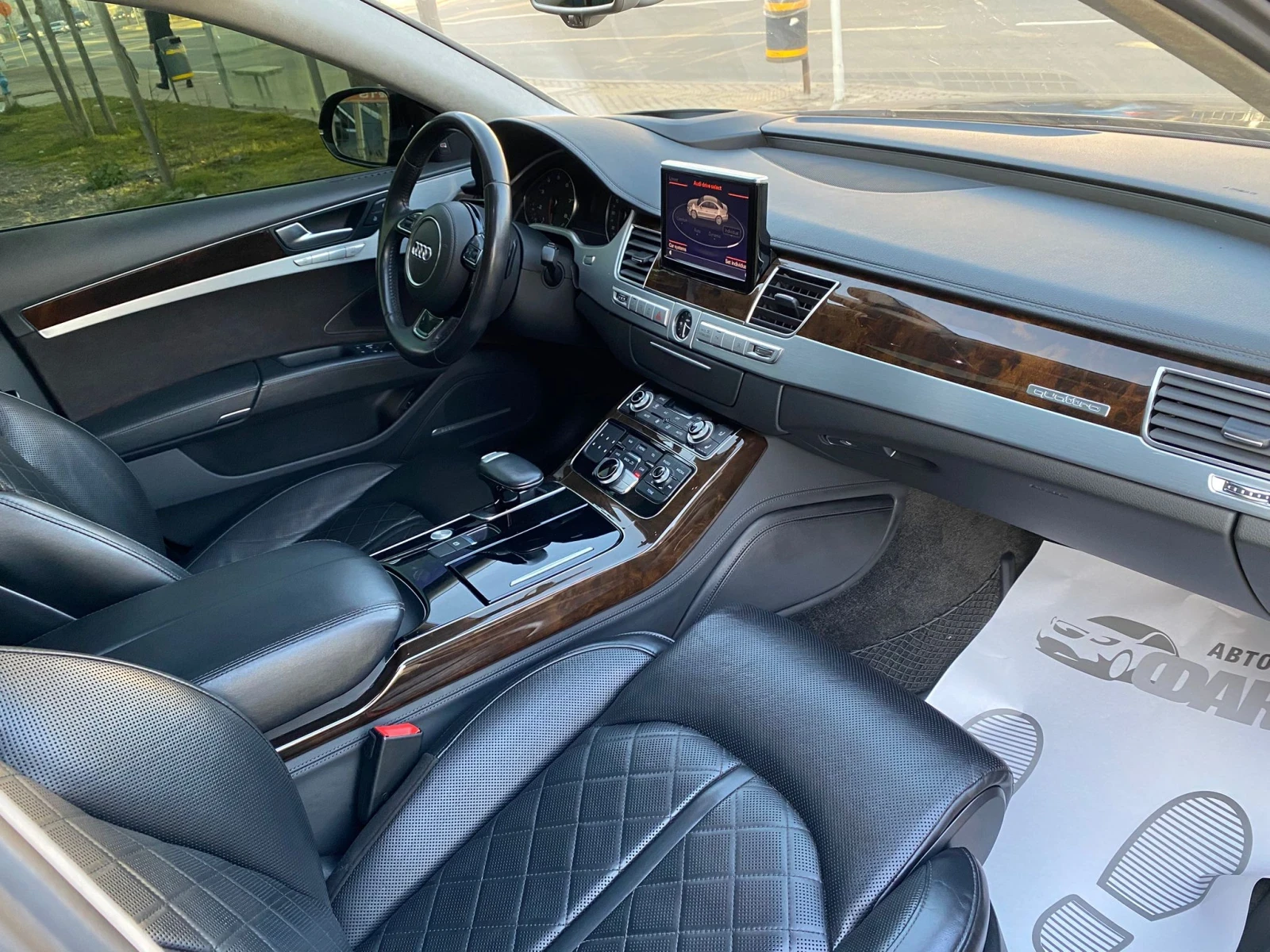 Audi A8 4.2TFSi/PANORAMA/РЕАЛНИ КМ ! ! !  - изображение 10