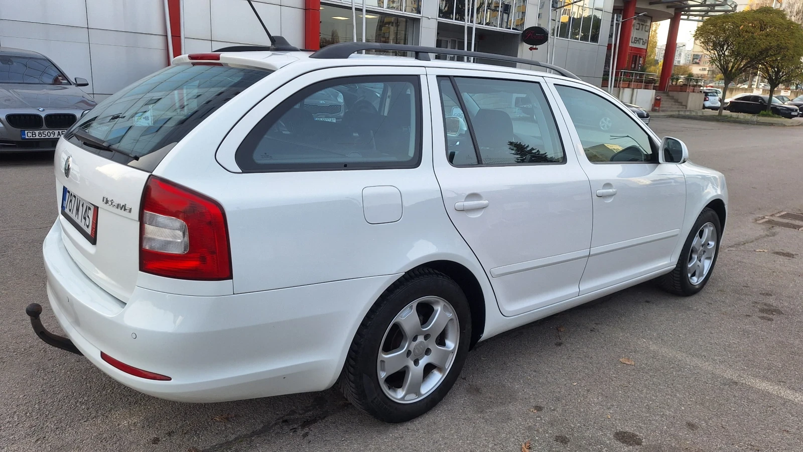 Skoda Octavia 1.6 TDI  АВТОМАТИК  навигация, снимка 3 - Автомобили и джипове - 53849194