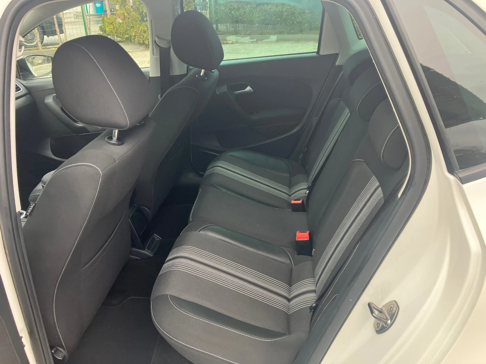 VW Polo 1.6tdi-105kc-MATCH, снимка 7 - Автомобили и джипове - 53950889