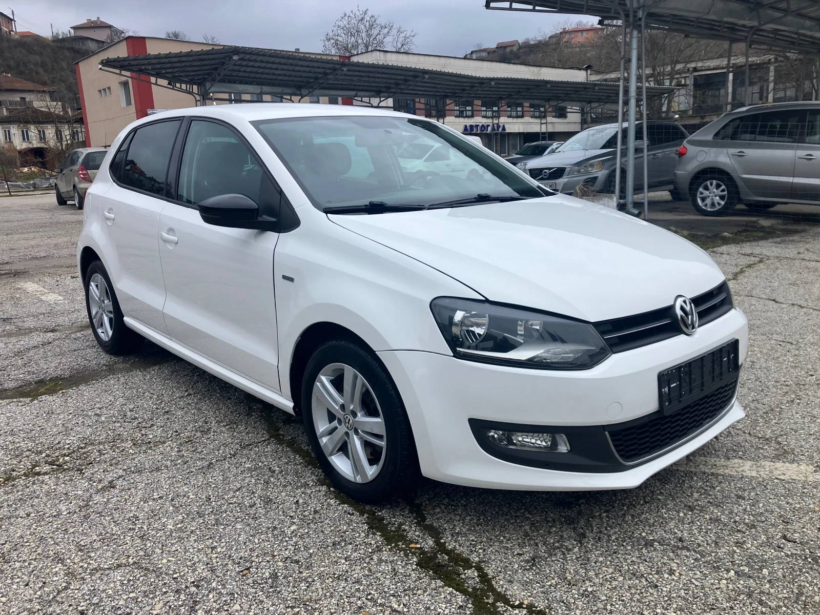 VW Polo 1.6tdi-105kc-MATCH, снимка 3 - Автомобили и джипове - 53950889