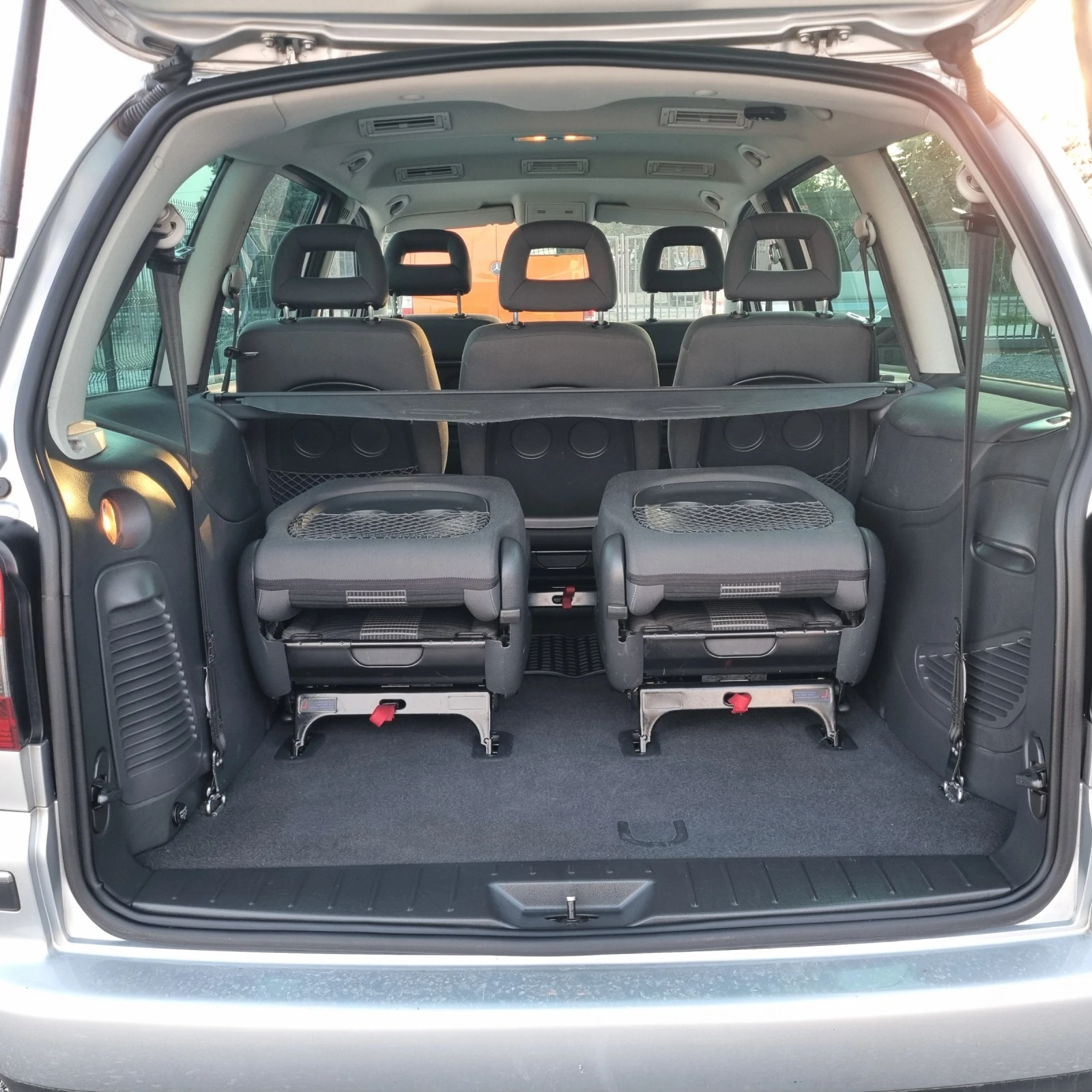 VW Sharan 1.9TDI 7местен, снимка 7 - Автомобили и джипове - 53988506