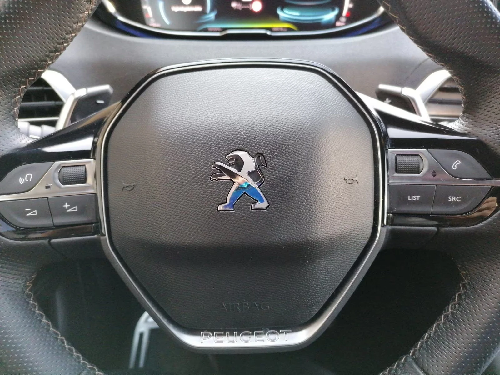 Peugeot 3008 PHEV/299HP/GT/180CAM/MASSAGE/LED/KLESS/339z, снимка 7 - Автомобили и джипове - 54330320