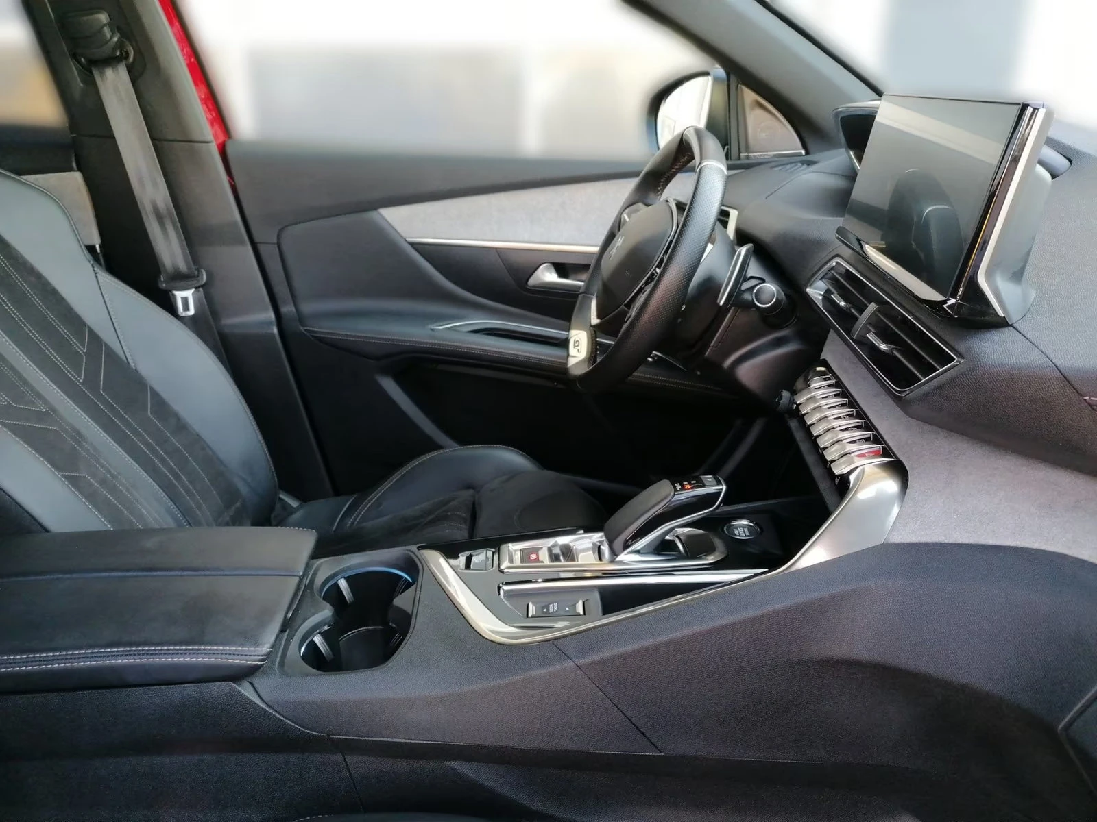 Peugeot 3008 PHEV/299HP/GT/180CAM/MASSAGE/LED/KLESS/339z, снимка 13 - Автомобили и джипове - 54330320