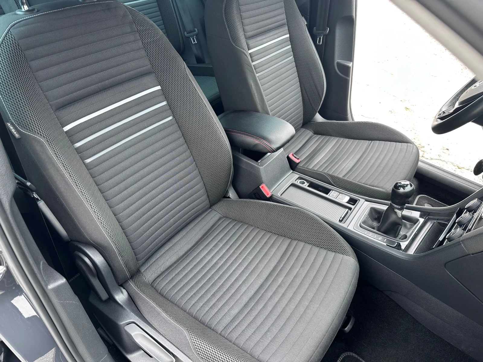 VW Golf 7* 2.0TDI* CUP* LED* ОБСЛУЖЕН* СЕРВИЗНА ИСТОРИЯ* , снимка 8 - Автомобили и джипове - 54433414