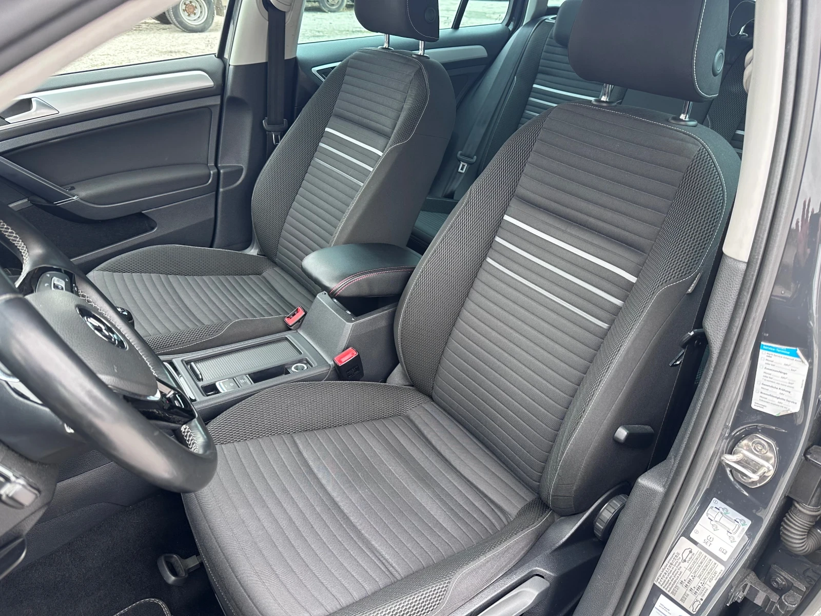 VW Golf 7* 2.0TDI* CUP* LED* ОБСЛУЖЕН* СЕРВИЗНА ИСТОРИЯ* , снимка 9 - Автомобили и джипове - 54433414