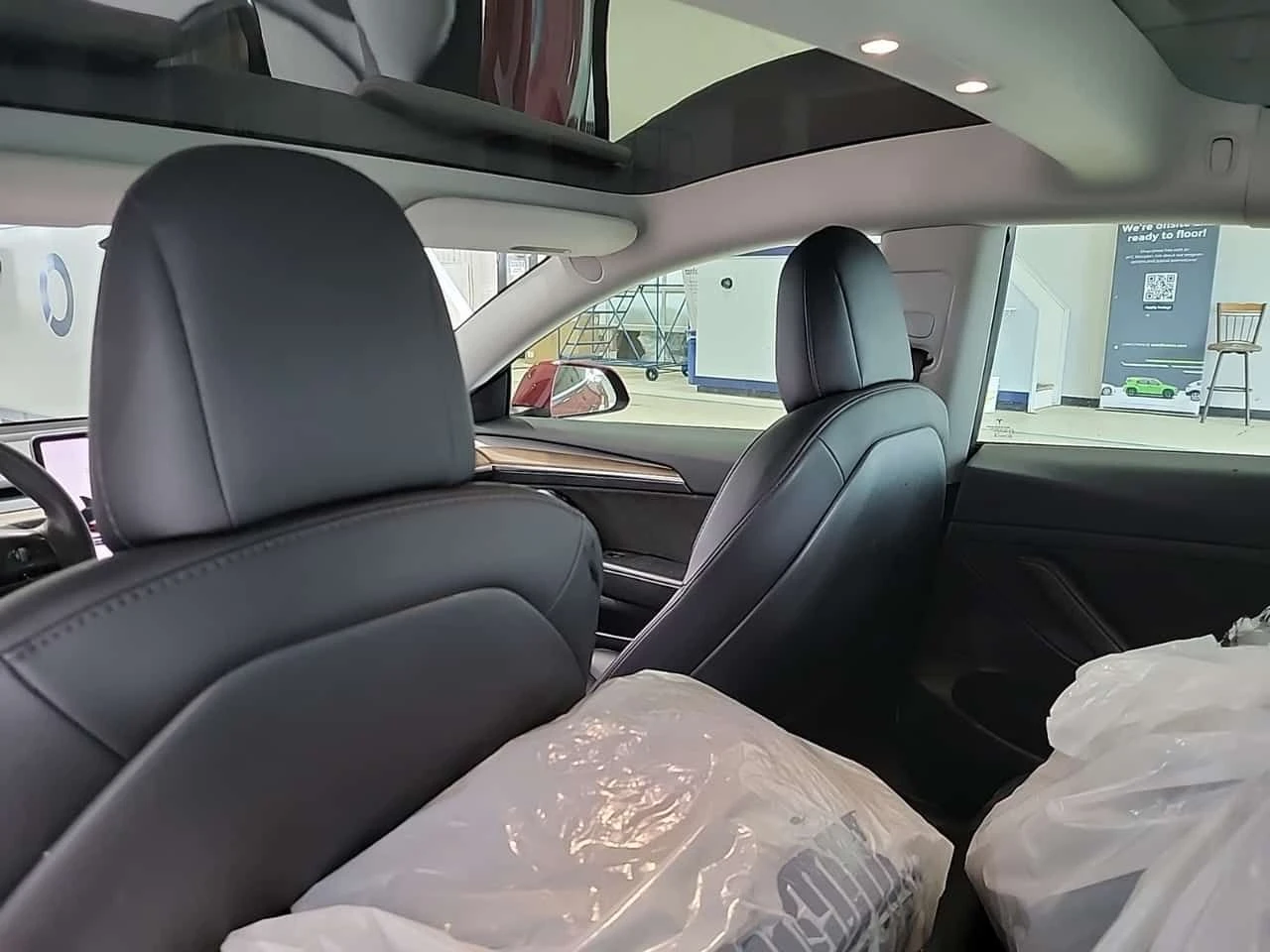 Tesla Model 3 LONG RANGE| 2 КЛЮЧА| ПАНОРАМА| ПОДГРЕВ| АВТОКРЕДИТ, снимка 14 - Автомобили и джипове - 54567694