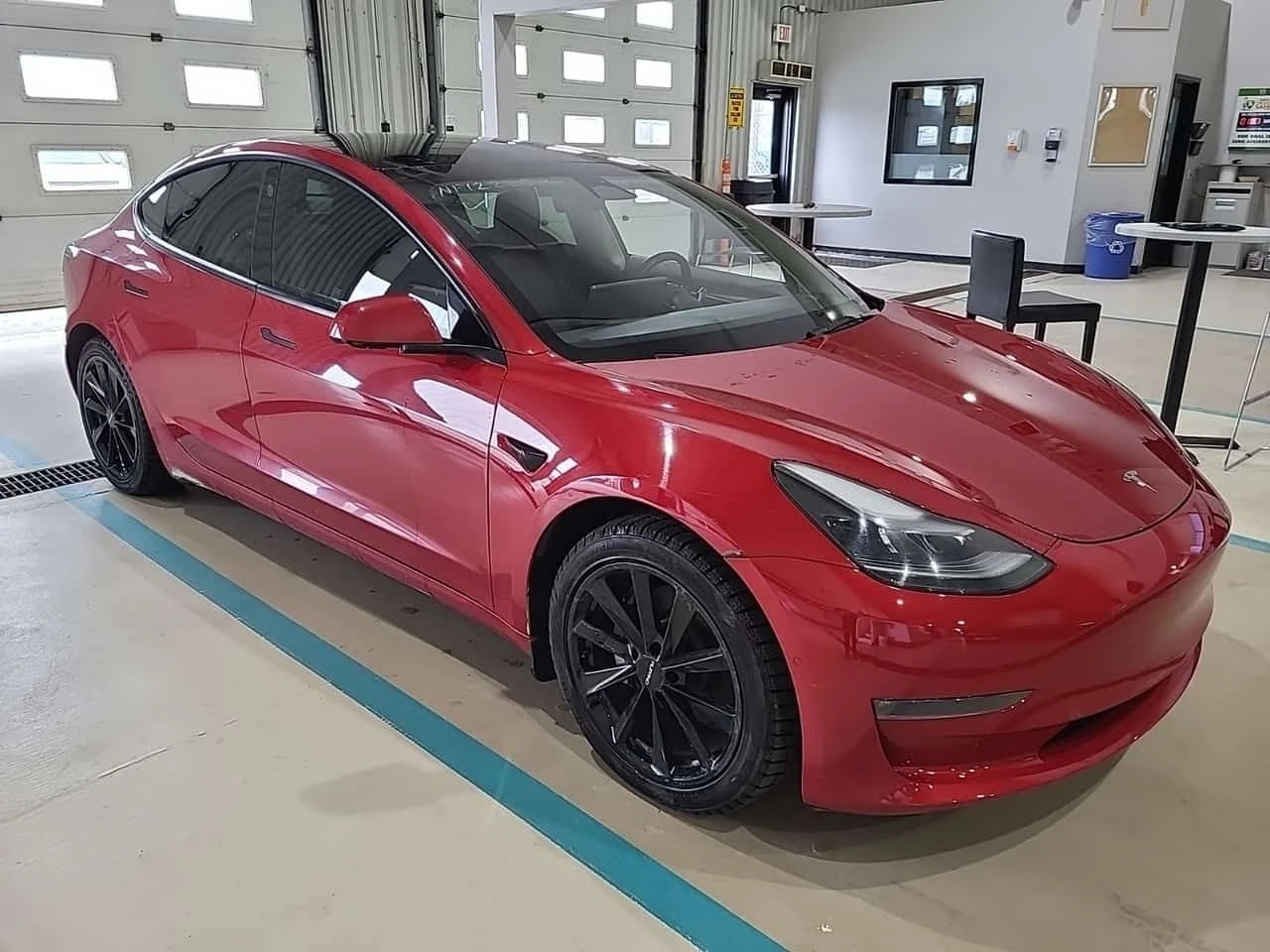 Tesla Model 3 LONG RANGE| 2 КЛЮЧА| ПАНОРАМА| ПОДГРЕВ| АВТОКРЕДИТ, снимка 3 - Автомобили и джипове - 54567694