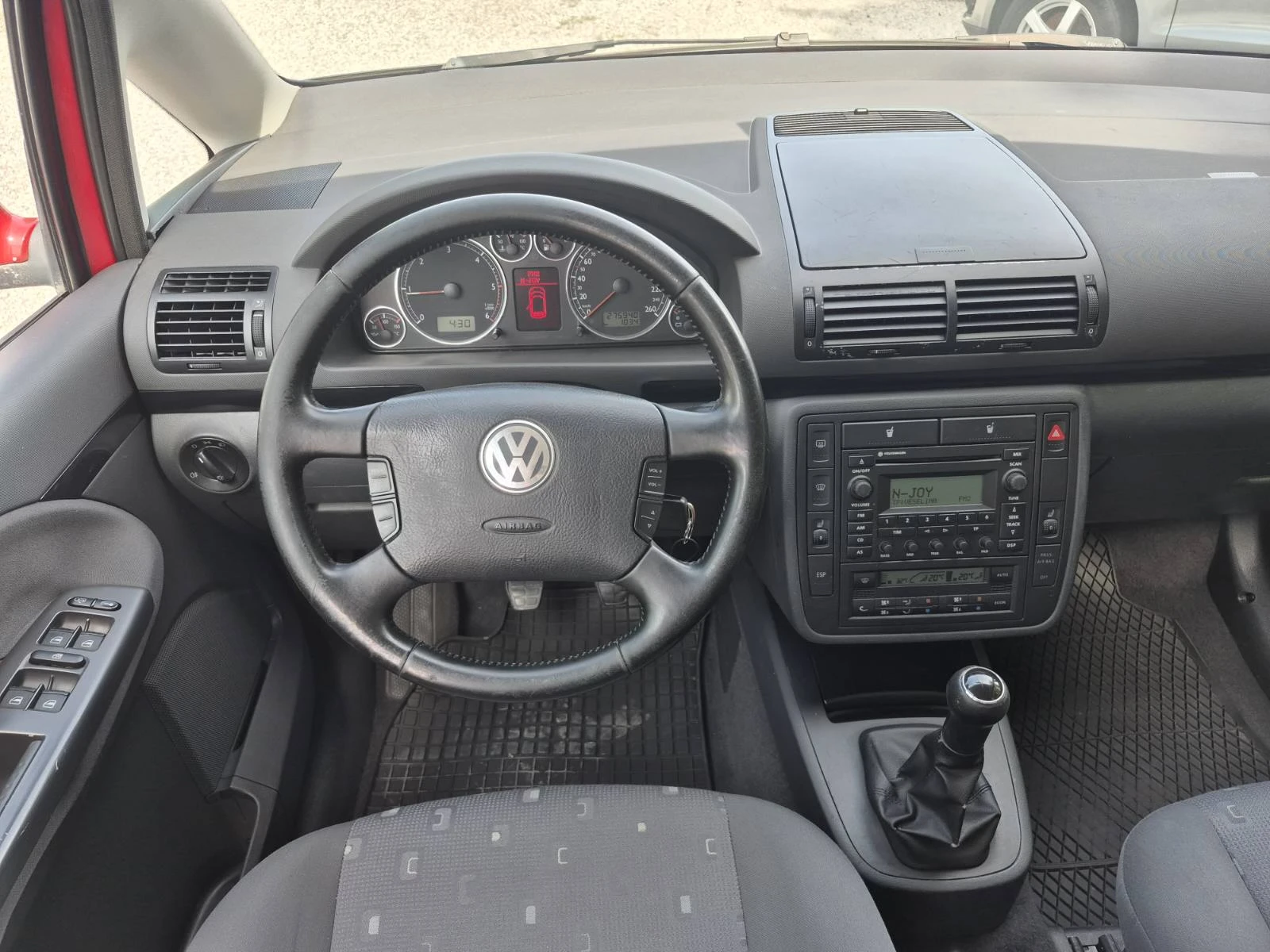 VW Sharan 1.9TDI-116k.s-6+ 1, снимка 11 - Автомобили и джипове - 54870680