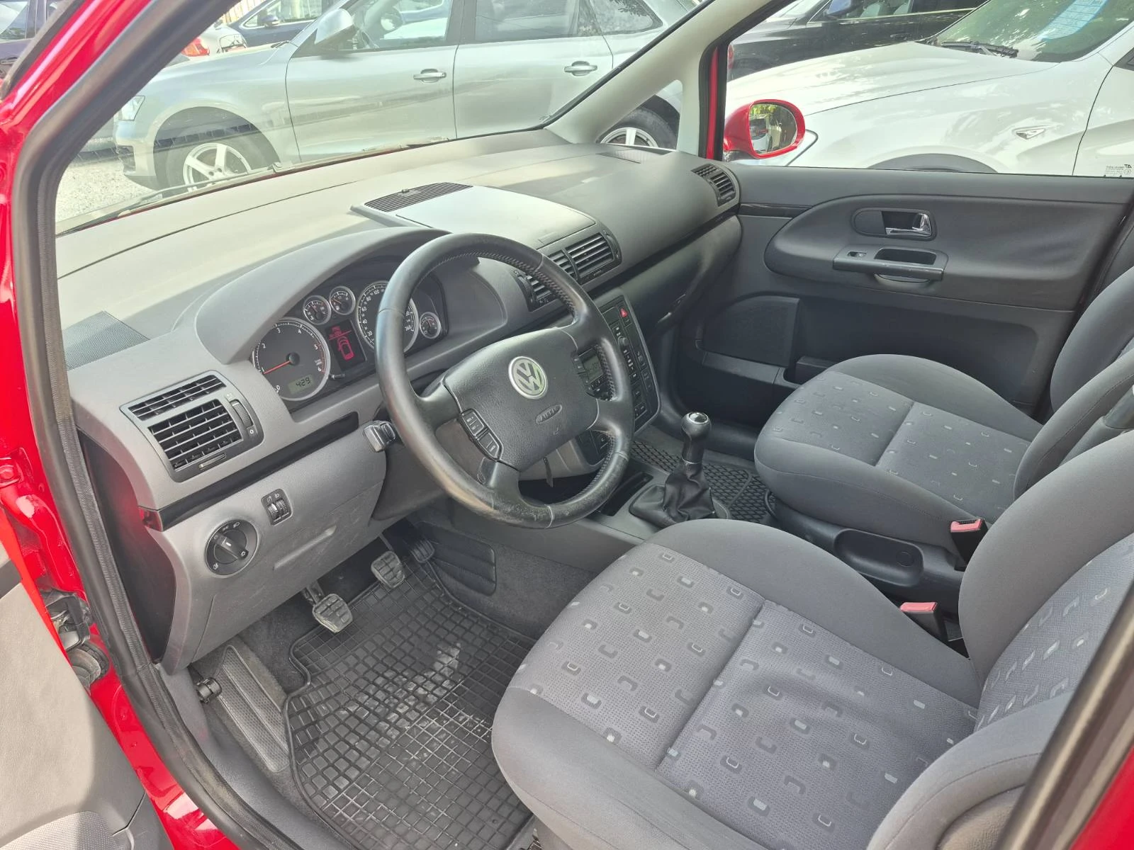 VW Sharan 1.9TDI-116k.s-6+ 1, снимка 7 - Автомобили и джипове - 54870680