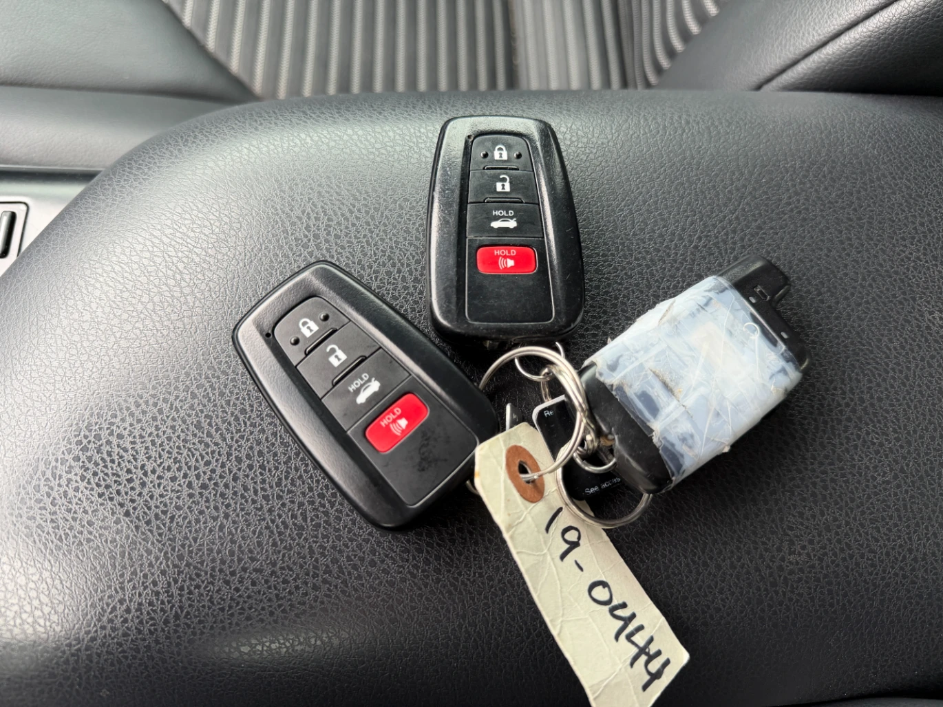 Toyota Camry Hybrid * 2 КЛЮЧА * CARFAX, снимка 16 - Автомобили и джипове - 55089463