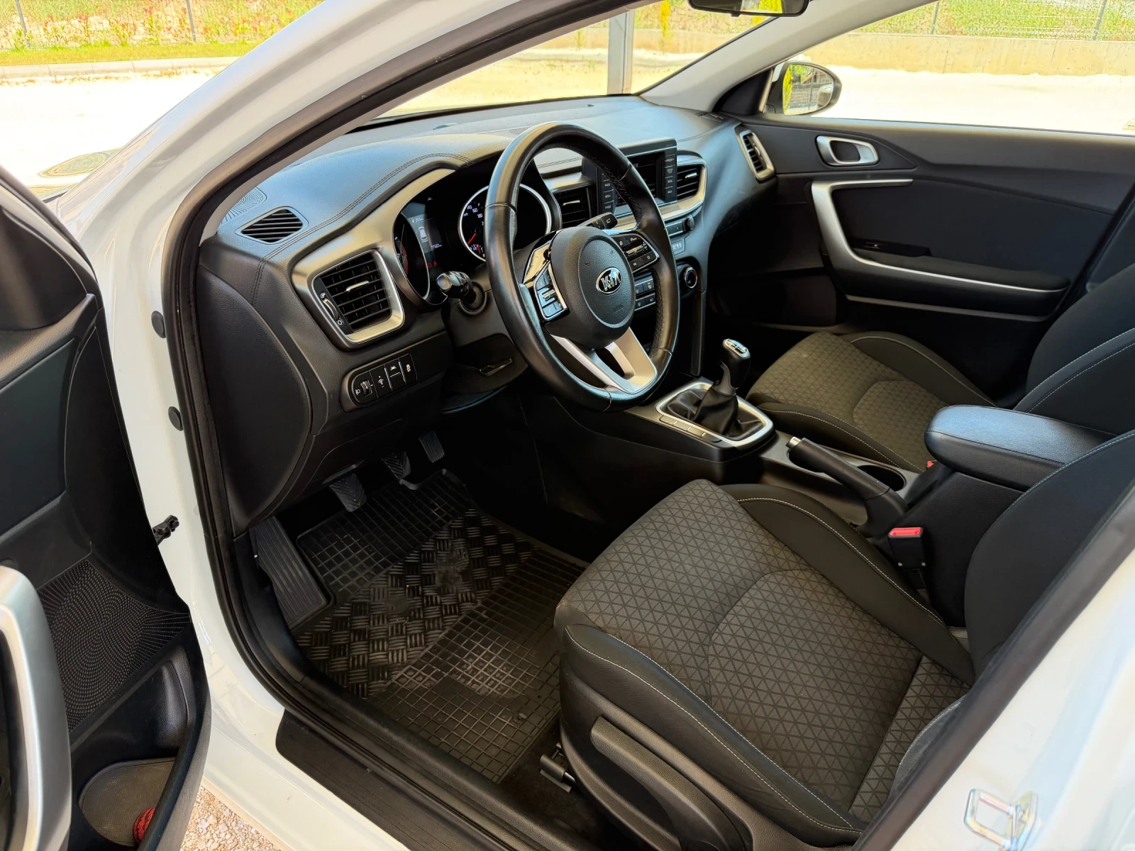 Kia Ceed 1.4i/100��/EURO6/77000km/1���������� | Mobile.bg � ����������� 7