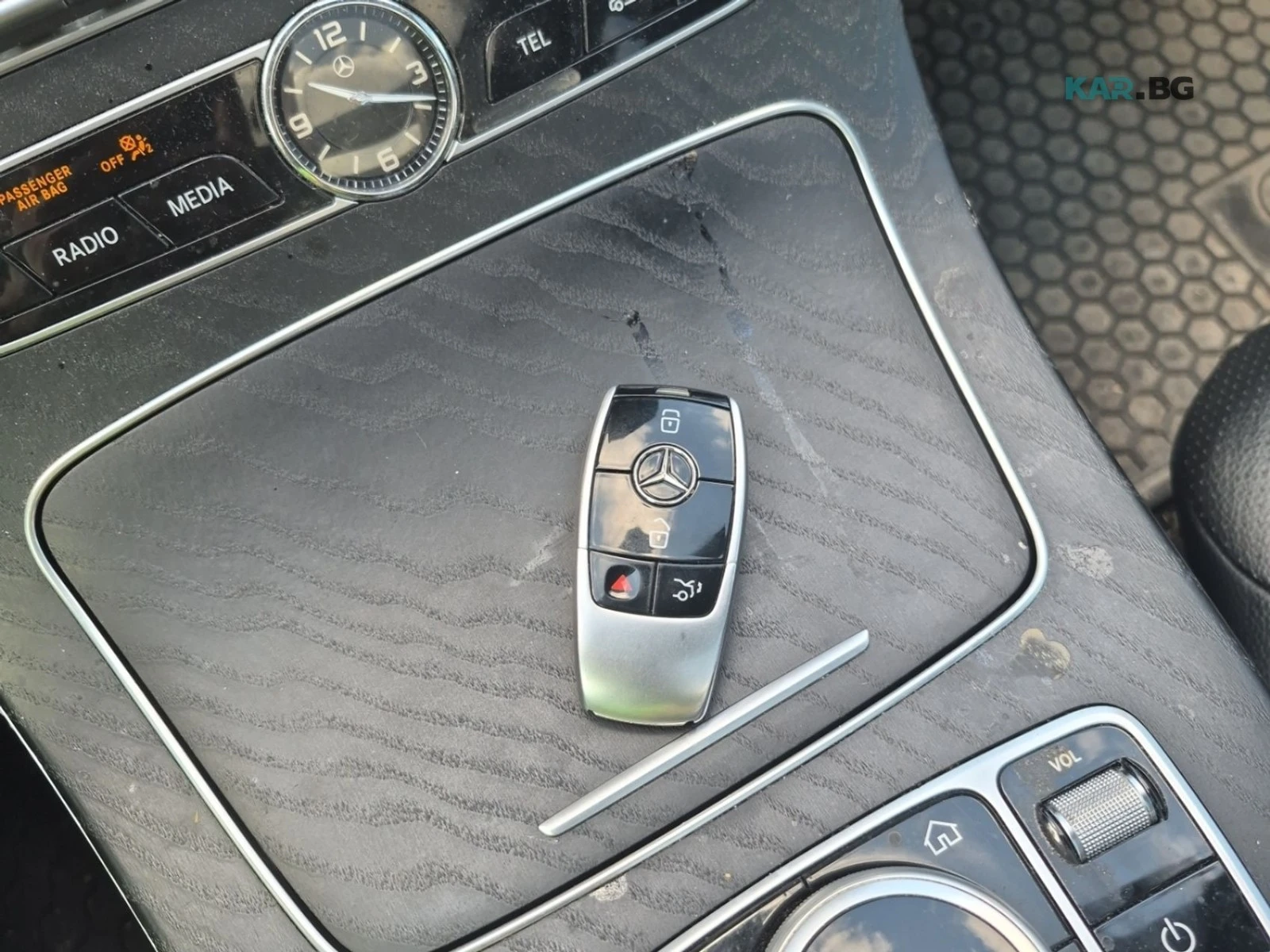 Mercedes-Benz E 300 4MATIC Автокредит Цена до България, снимка 12 - Автомобили и джипове - 55412839