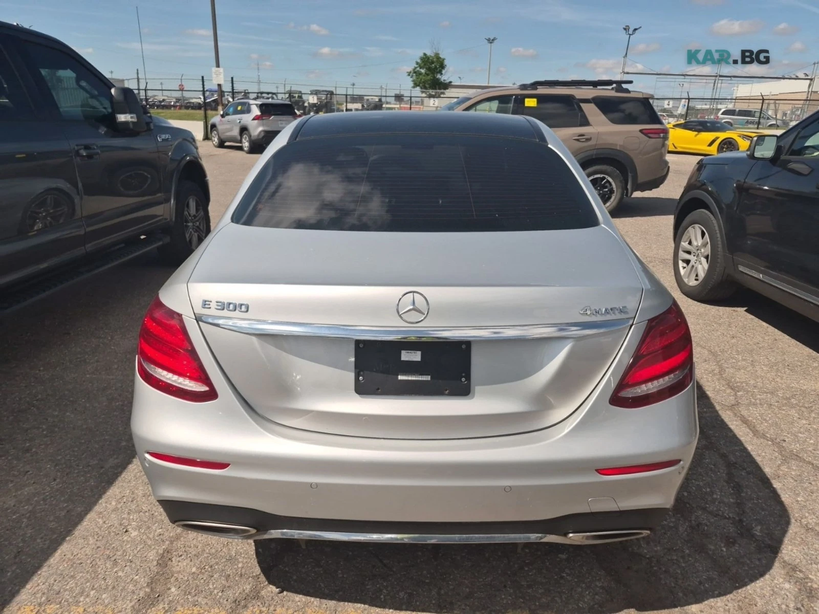Mercedes-Benz E 300 4MATIC Автокредит Цена до България, снимка 5 - Автомобили и джипове - 55412839