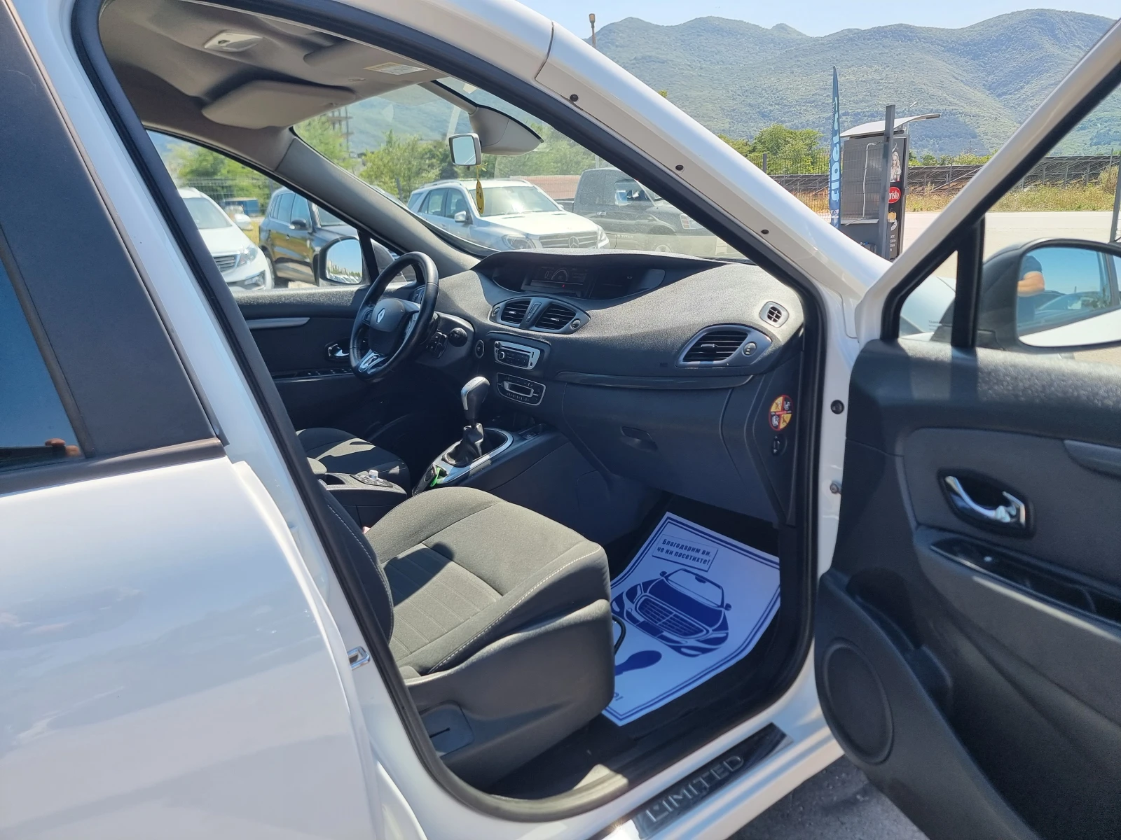 Renault Scenic 1.5DCI XMOD, снимка 15 - Автомобили и джипове - 55501892