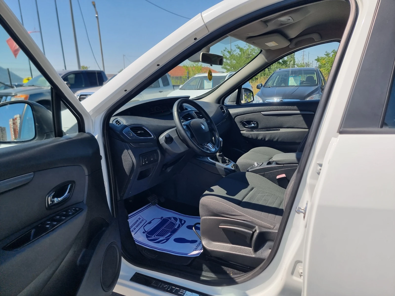 Renault Scenic 1.5DCI XMOD, снимка 10 - Автомобили и джипове - 55501892