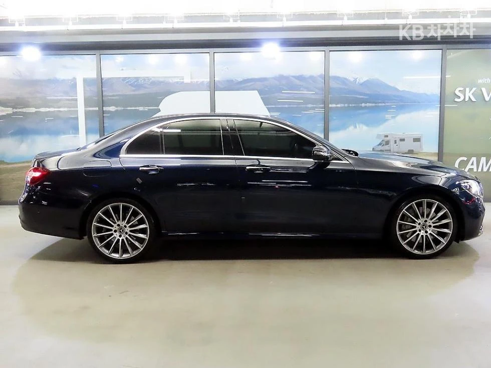 Mercedes-Benz E 350 4MATIC AMG LINE HEAD UP 360CAM PANORAMA FULL, снимка 5 - Автомобили и джипове - 55513535