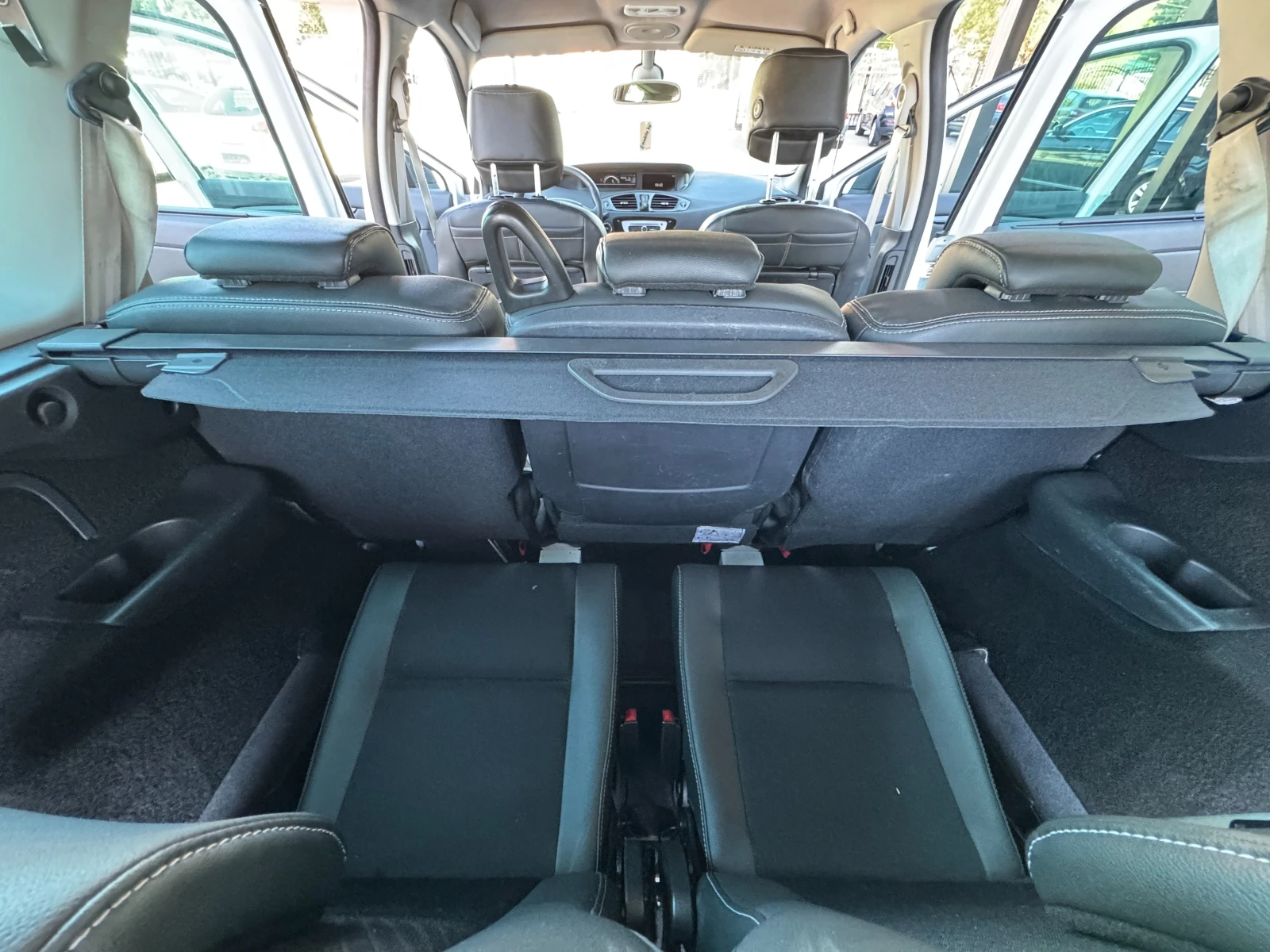 Renault Grand scenic 1.5 DCI BOSE 7m EURO6, снимка 13 - Автомобили и джипове - 56020229