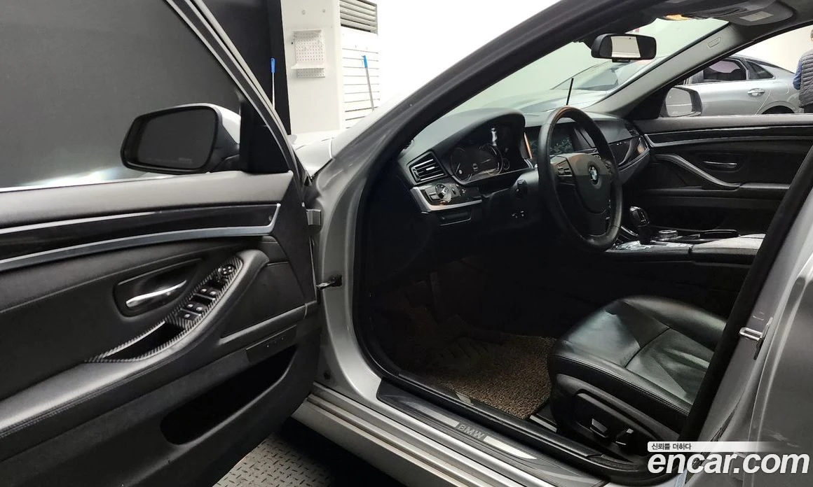 BMW 520 520d xDrive, снимка 10 - Автомобили и джипове - 56156707