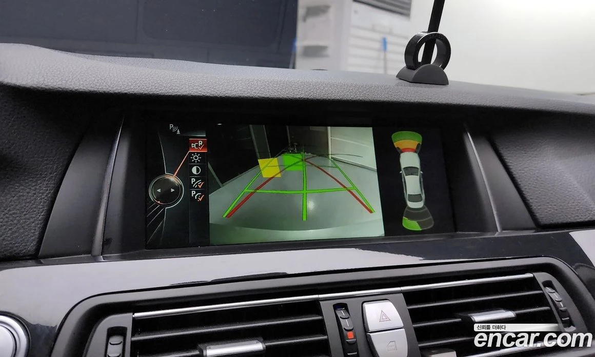 BMW 520 520d xDrive, снимка 15 - Автомобили и джипове - 56156707