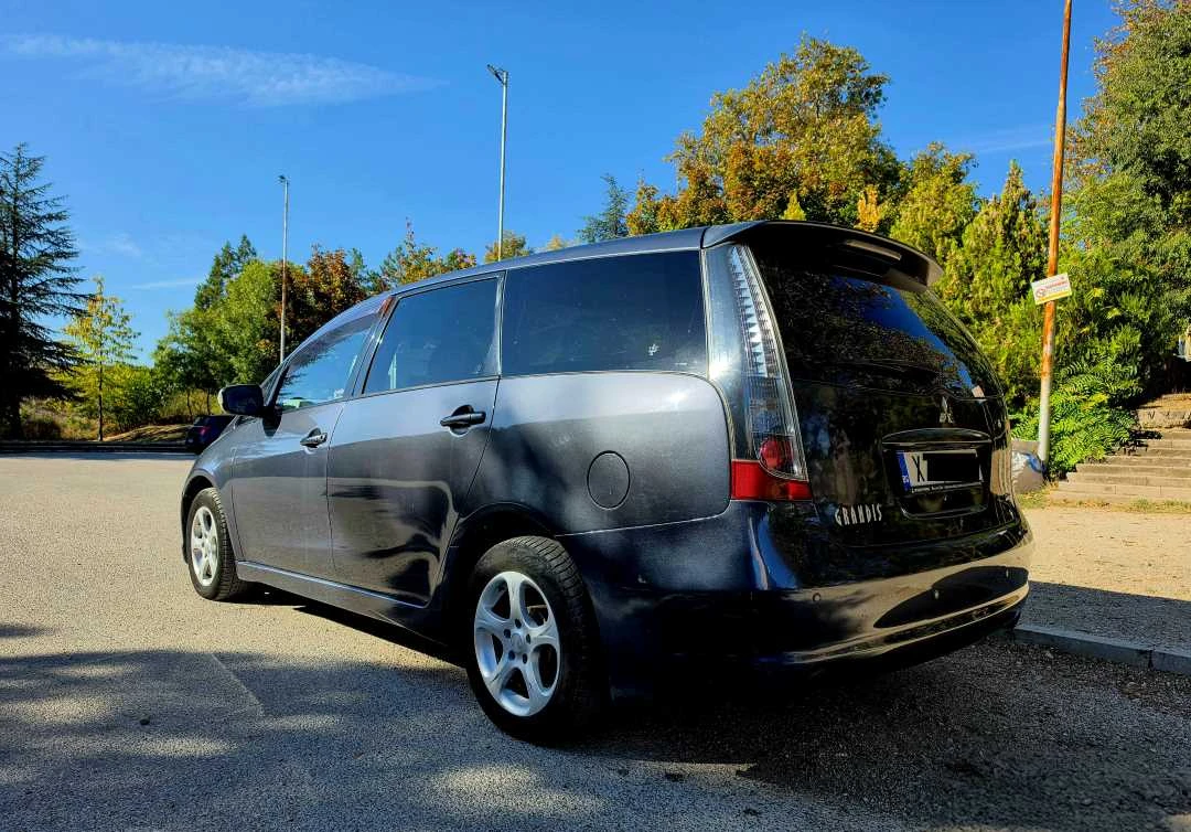 Mitsubishi Grandis, снимка 4 - Автомобили и джипове - 56409309