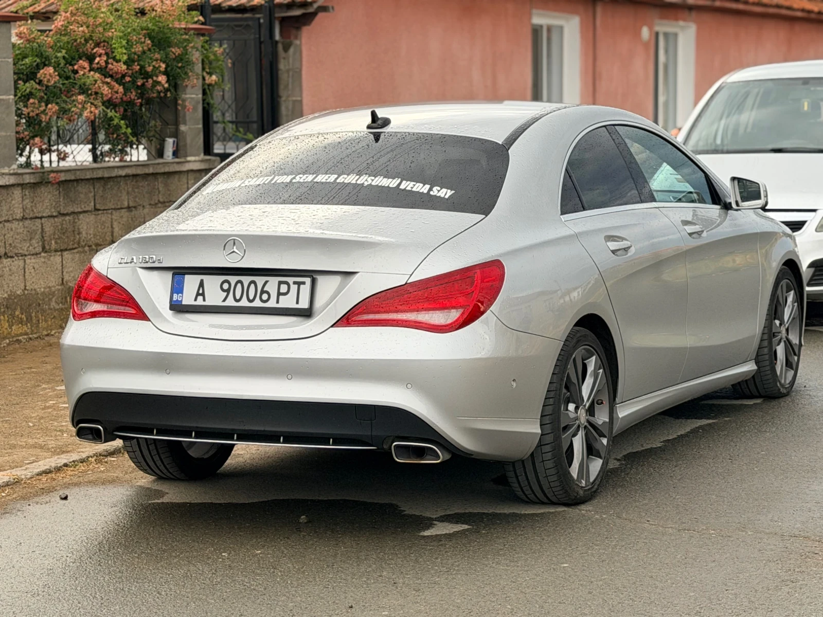 Mercedes-Benz CLA 180, снимка 4 - Автомобили и джипове - 56734054